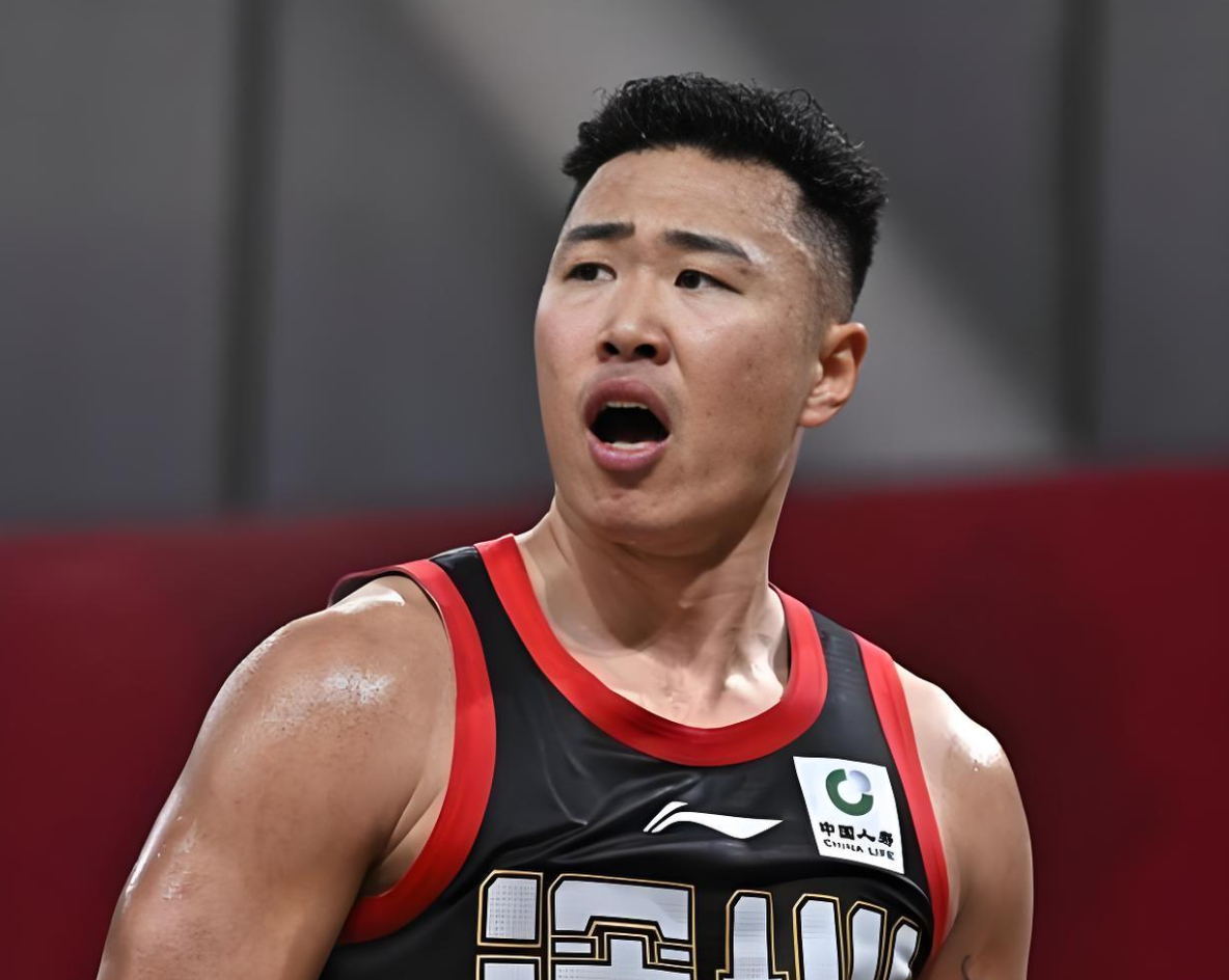 乐鱼官网-贺希宁“哑巴吃黄连”，球迷：裁判“和稀泥”