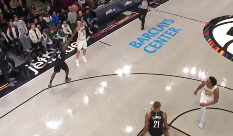 乐鱼官方-续命！豪泽长甩&amp;威廉姆斯不停球传球 普理查德虚晃后仰三分命中