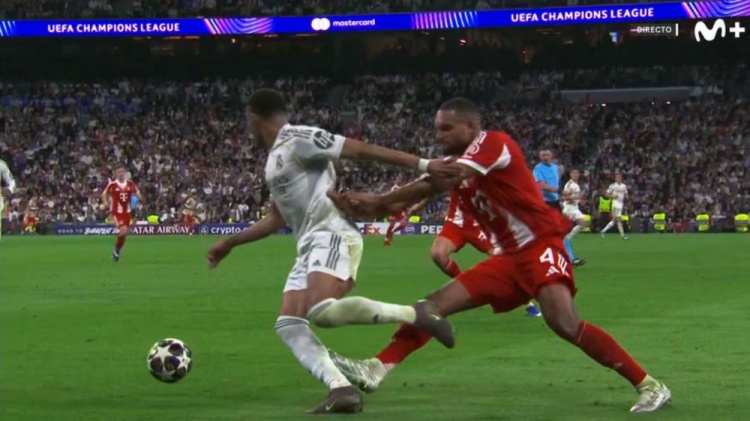 乐鱼正版入口-龙赛罗怒喷：塔没被罚下令人愤慨 裁判嫉妒皇马！VAR有什么用